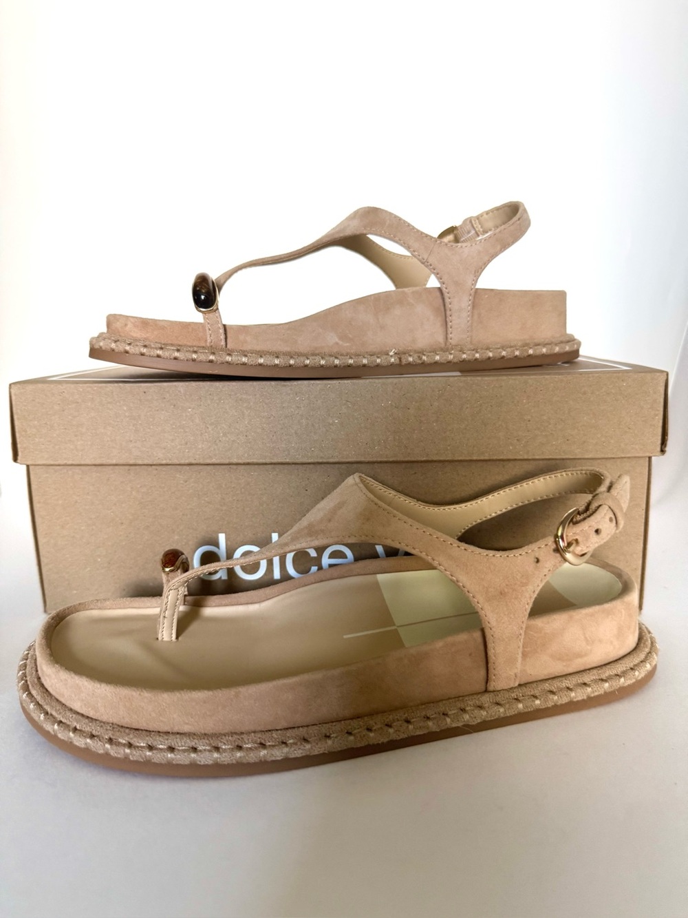 NIB Dolce Vita Stefano Gemstone Beige Cream Nude Suede Thong Comfy Sandals US7 - Picture 2 of 6